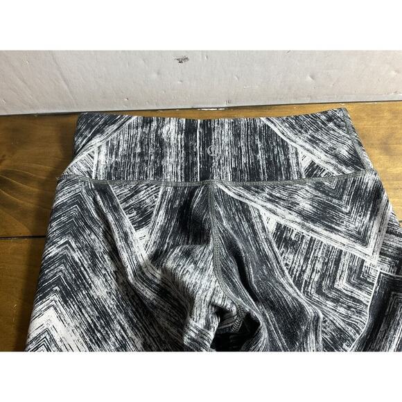 Lululemon Wunder Under Crop II Full-On Luon Heat Wave White Black Size 6 - Picture 4 of 9